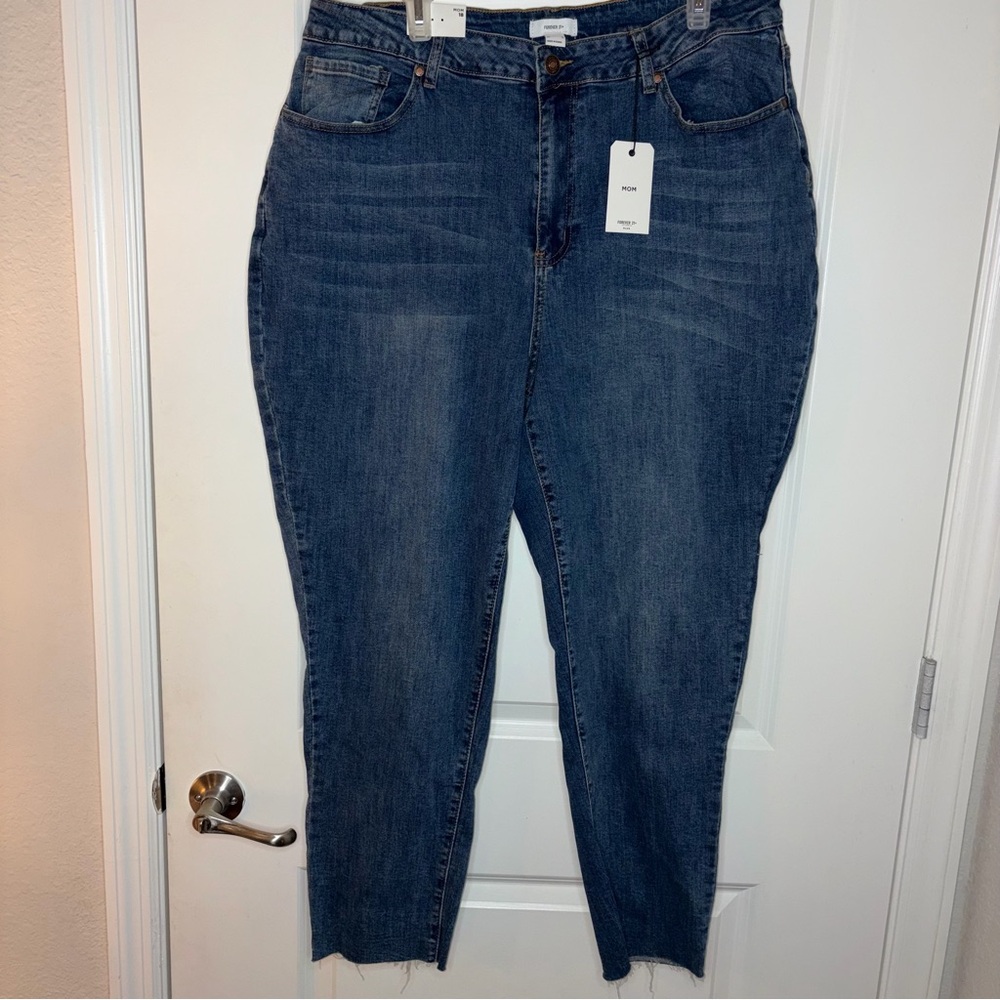 NWT Forever 21 High Rise MOM Ankle Jeans